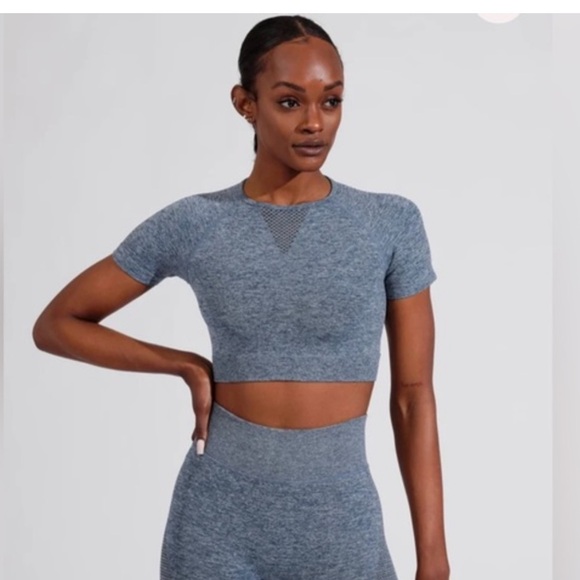 Bundle of 2 Buffbunny Recharge Seamless Crop tops Size S and M - Picture 2 of 5